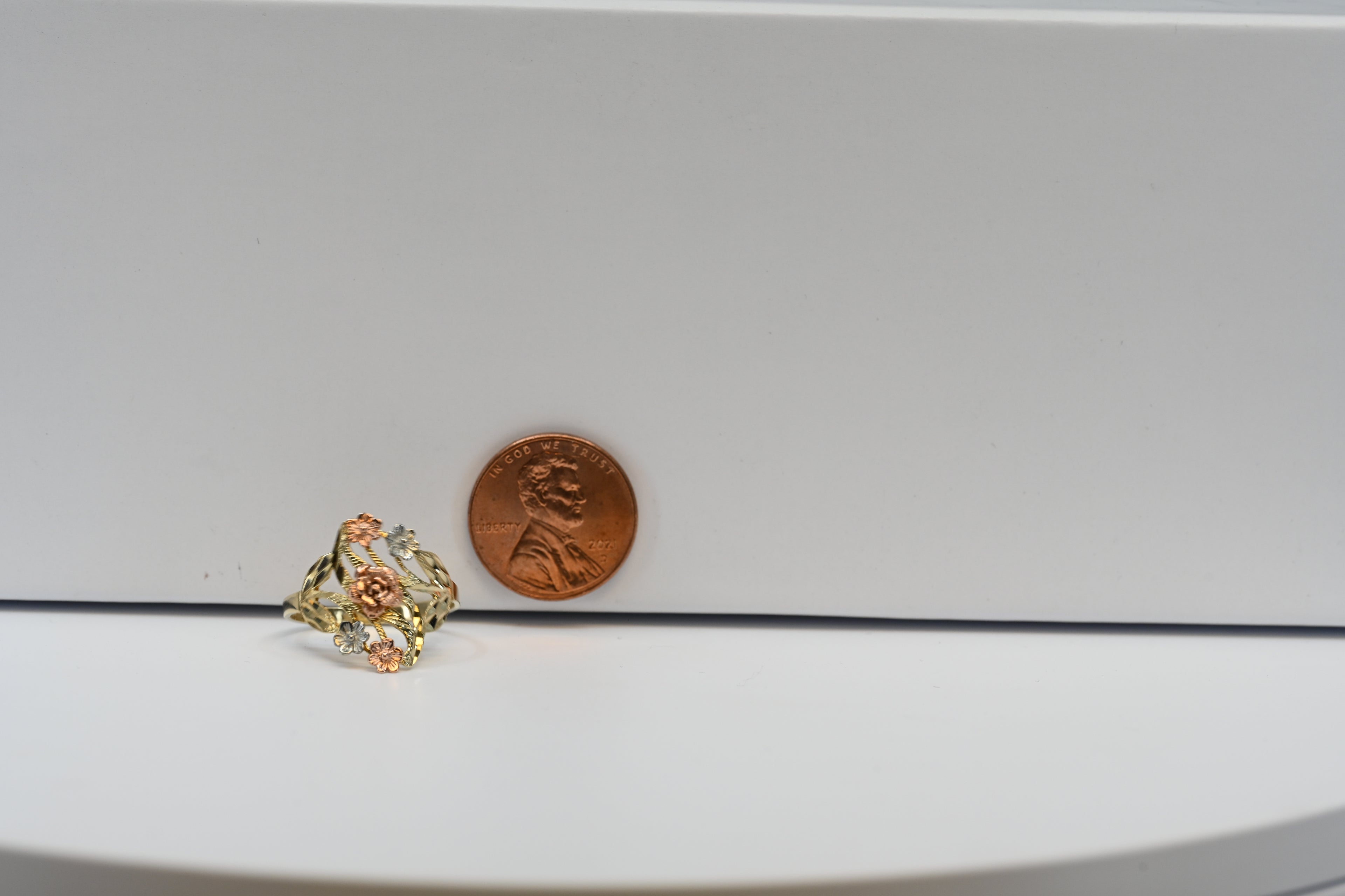 Tri-Tone 10k Floral Ring
