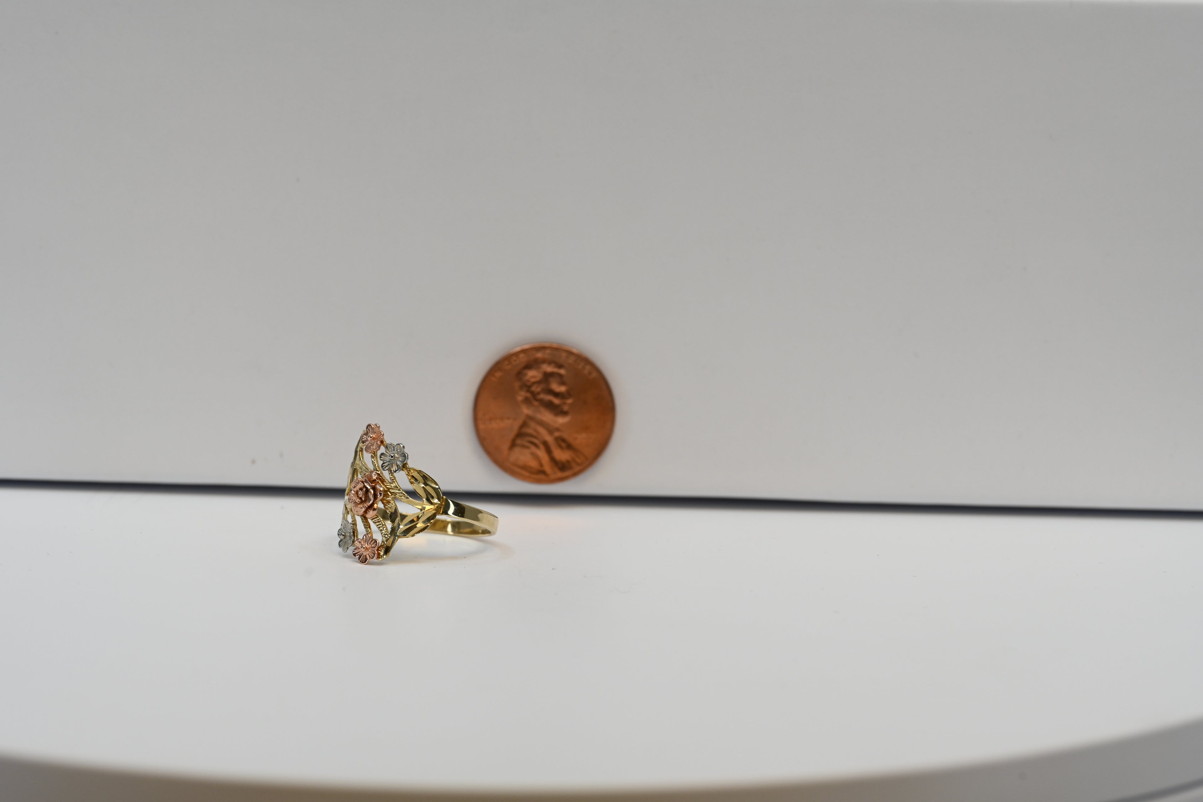 Tri-Tone 10k Floral Ring