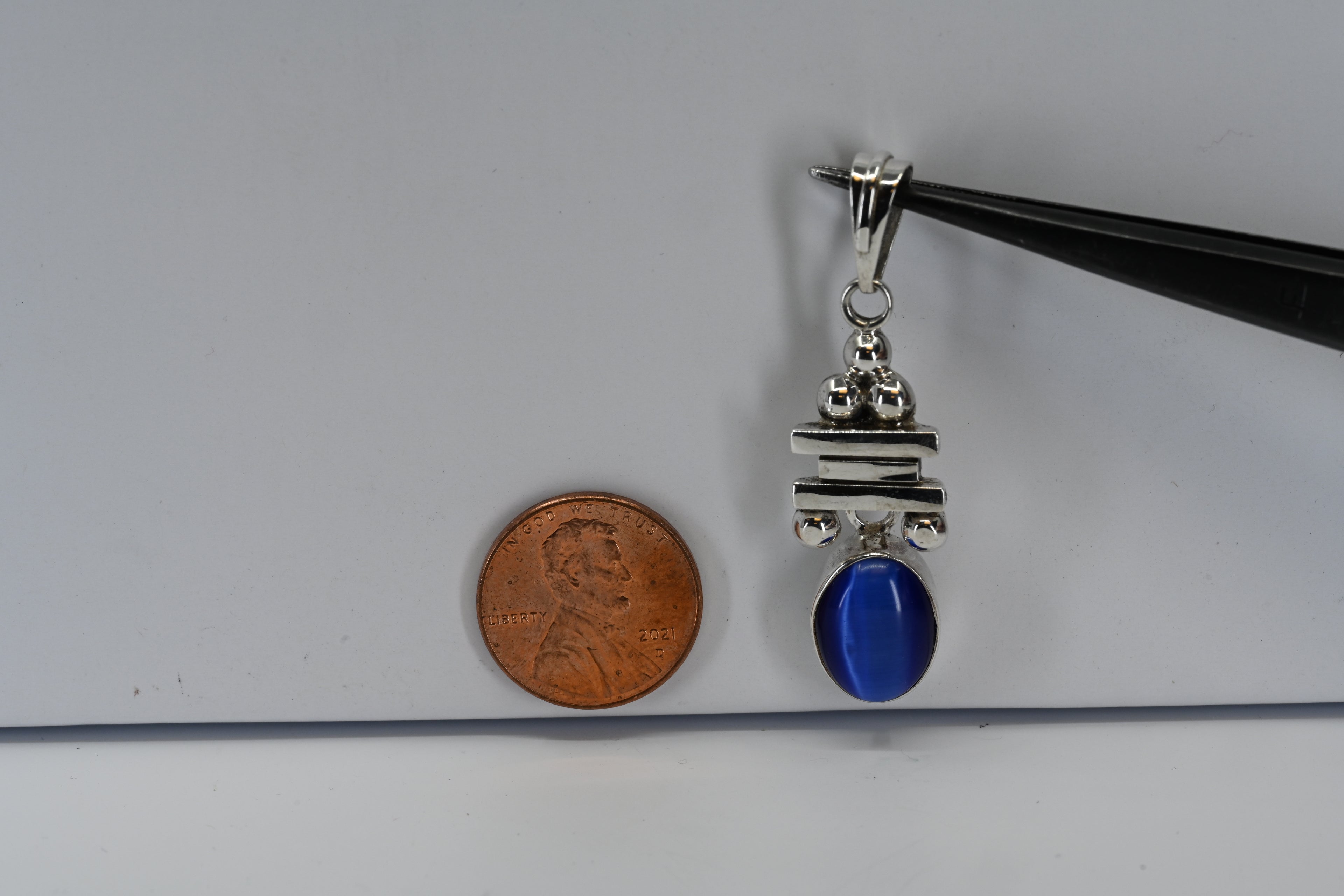 Sterling Silver Blue Cat's Eye Dangle Pendant