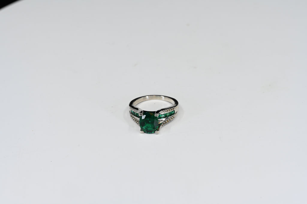 Sterling Silver Green Oval Stone With Square Stones Ring