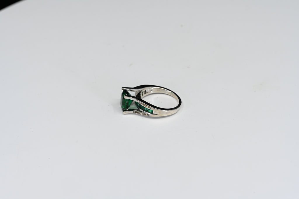 Sterling Silver Green Oval Stone With Square Stones Ring