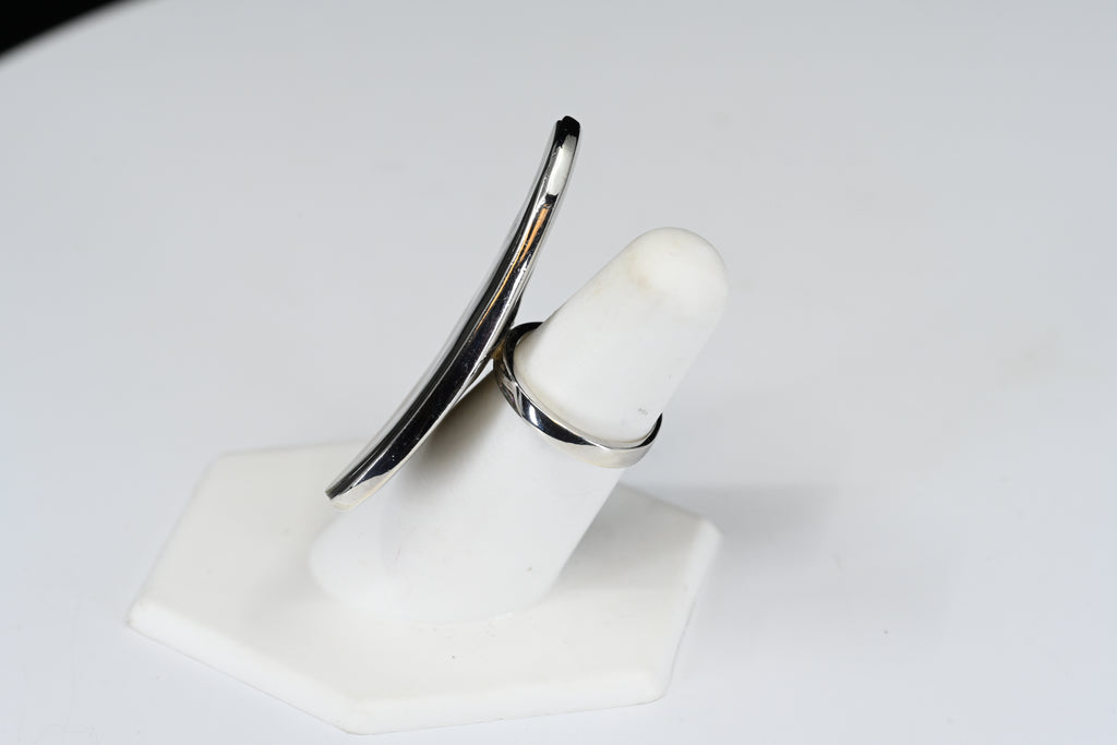 Sterling Silver Mother Of Pearl Oval Solitaire Ring