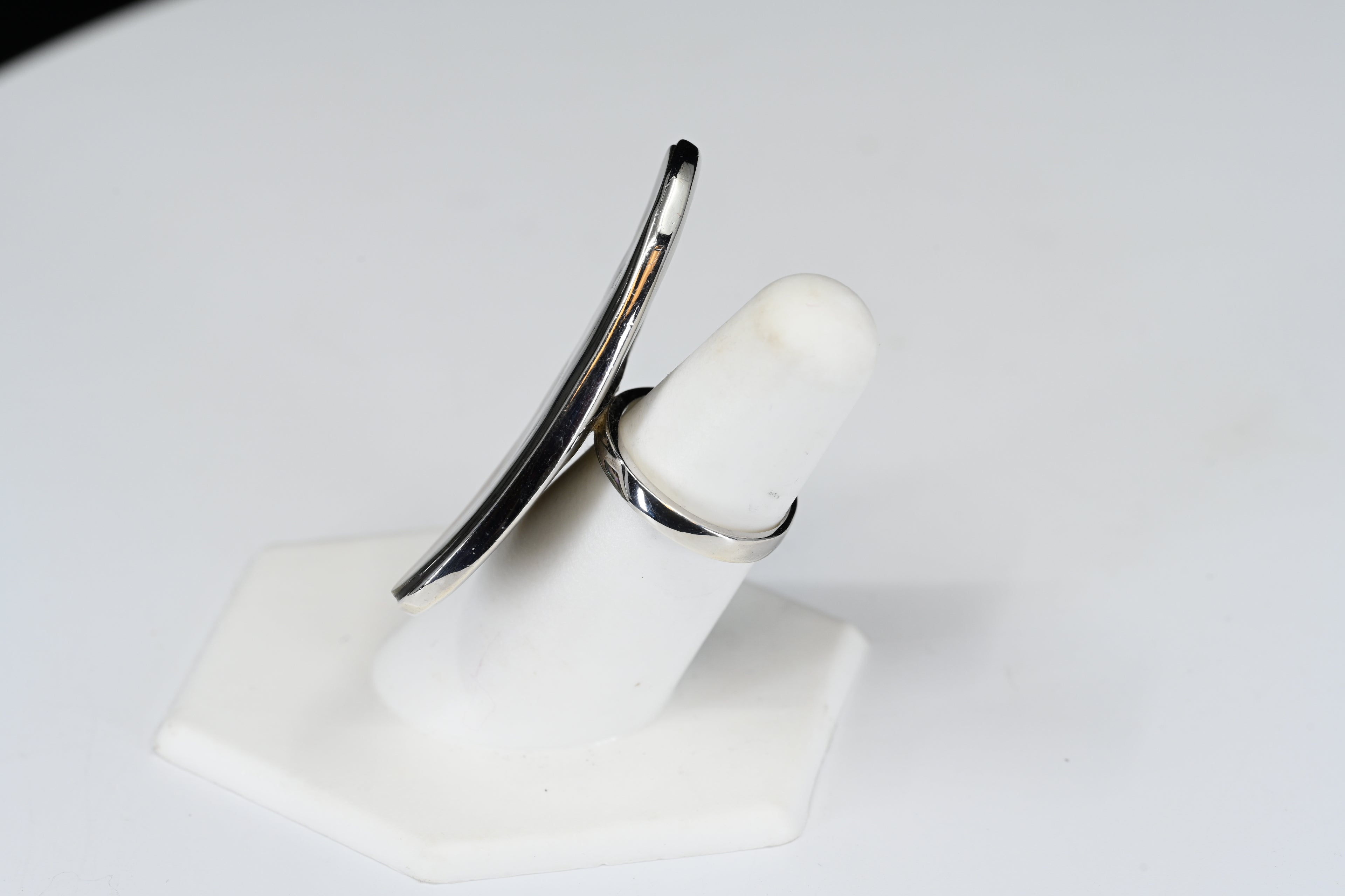 Sterling Silver Mother Of Pearl Oval Solitaire Ring